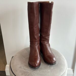 Women’s Zippered tall boots 240 7 1/2”